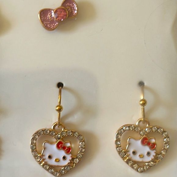 NWT Hello Kitty Earrings Set - Picture 4 of 10